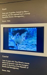 Proyección del video de Kenan en el War Childhood Museum de Sarajevo.