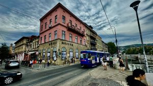 Museo Sarajevo 1878–1918 desde el Puente Latino.